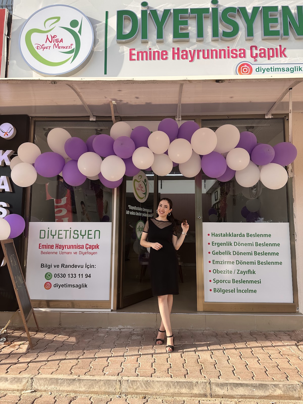 Merkezin dış cephesi, hizmet listesiyle